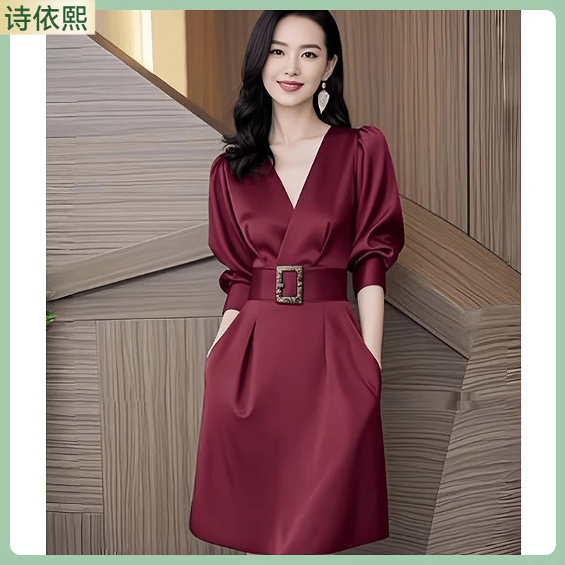 I气质法式轻奢收腰v领红色连衣裙2025早秋新款春秋醋酸裙子女1