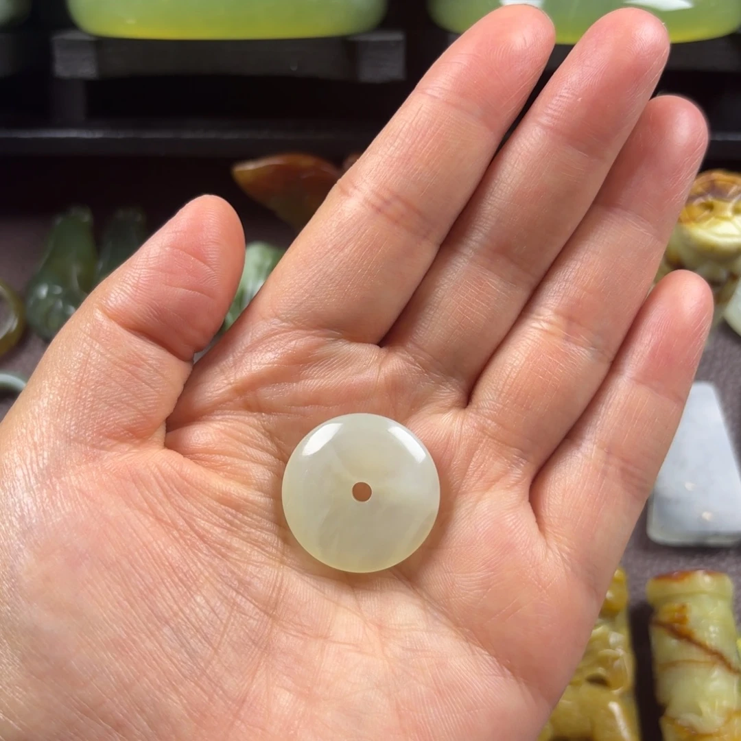 合金蛇纹石玉颈饰