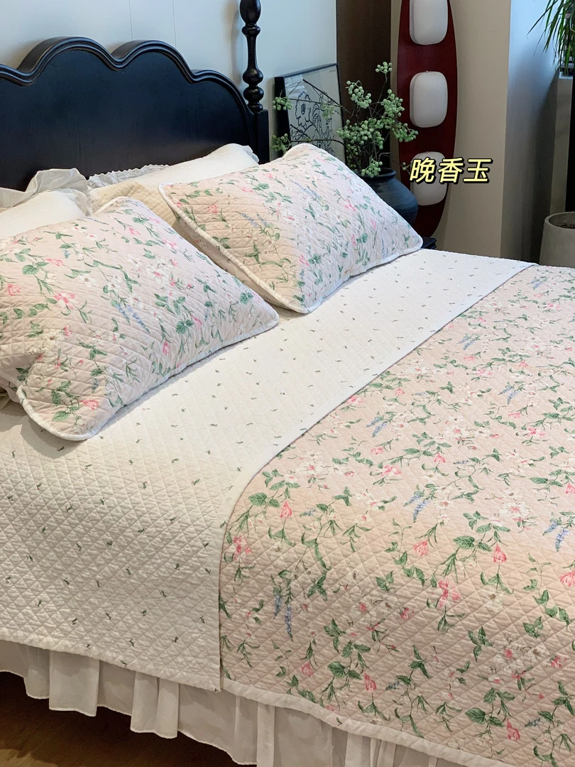 本世家纺 双面全棉宽边棉花床盖花卉工艺款酵素砂洗绗缝夹棉