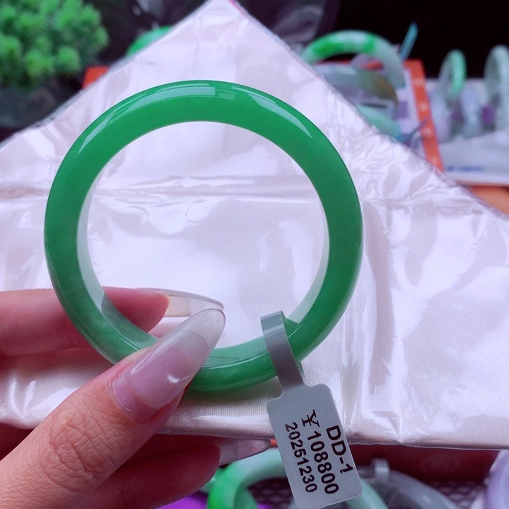 翡翠未镶嵌手镯翡翠