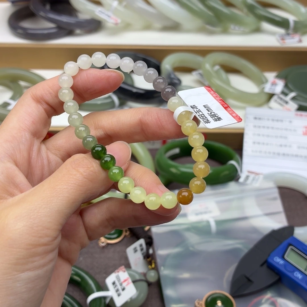 用***5和田玉未镶嵌手镯