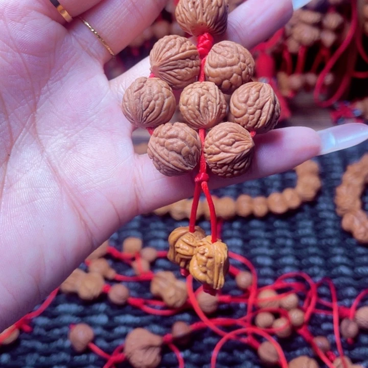 木质类龙纹桃枭挂件