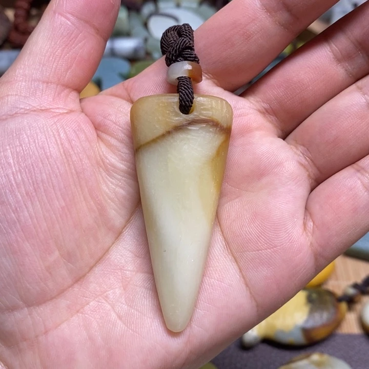 蛇纹石玉未镶嵌挂件