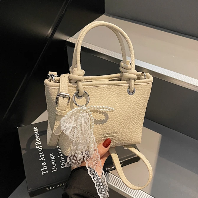 2025季新款百搭韩版单肩斜挎包超火小包包女式手提包爆款女士