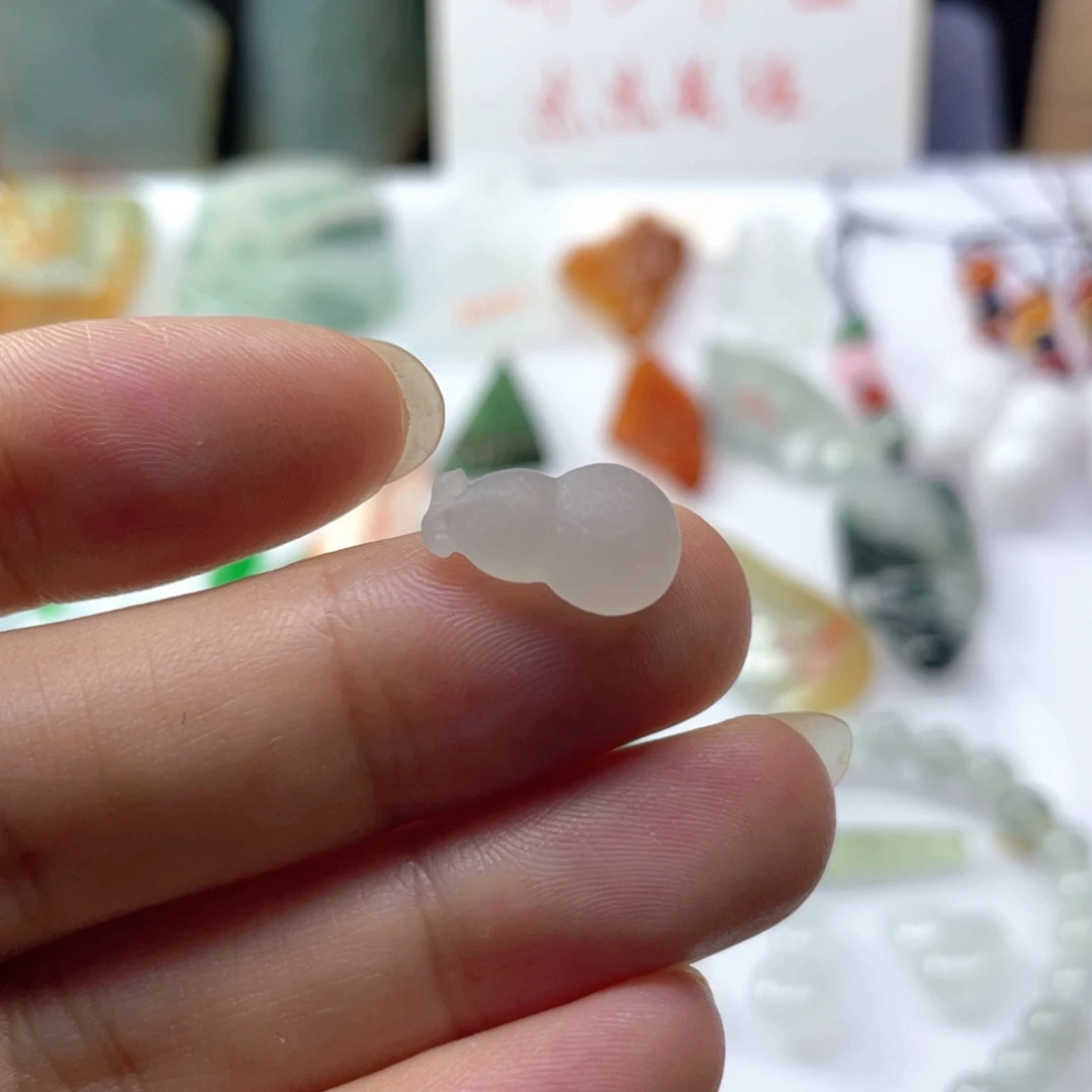 未镶嵌定制翡翠天然缅甸翡翠