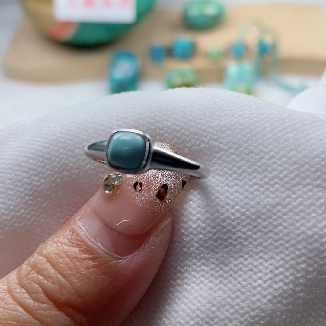 绿松石颈饰未镶嵌