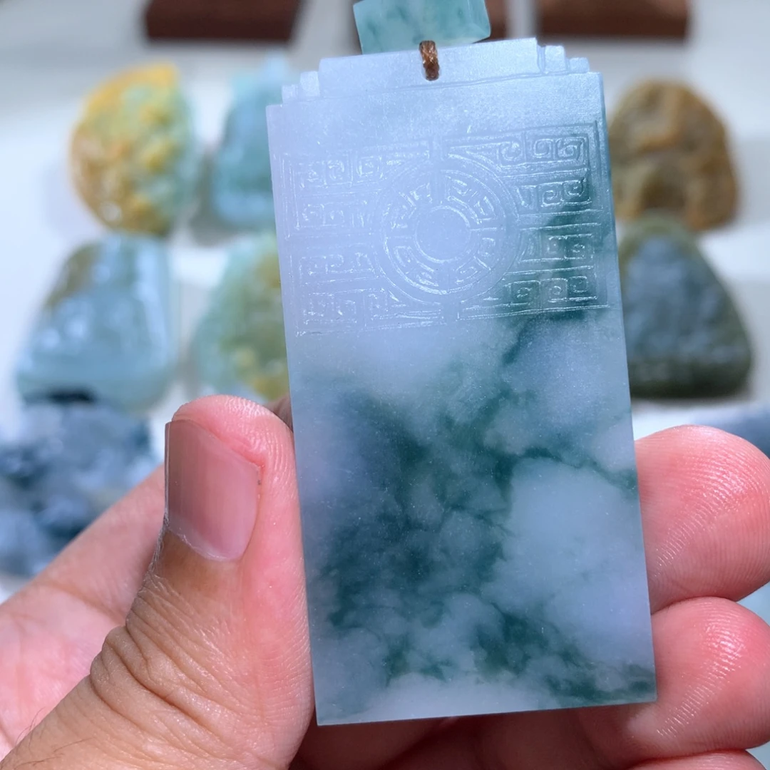 定制翡翠未镶嵌挂件
