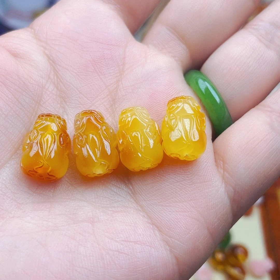 琥珀裸石未镶嵌发一个