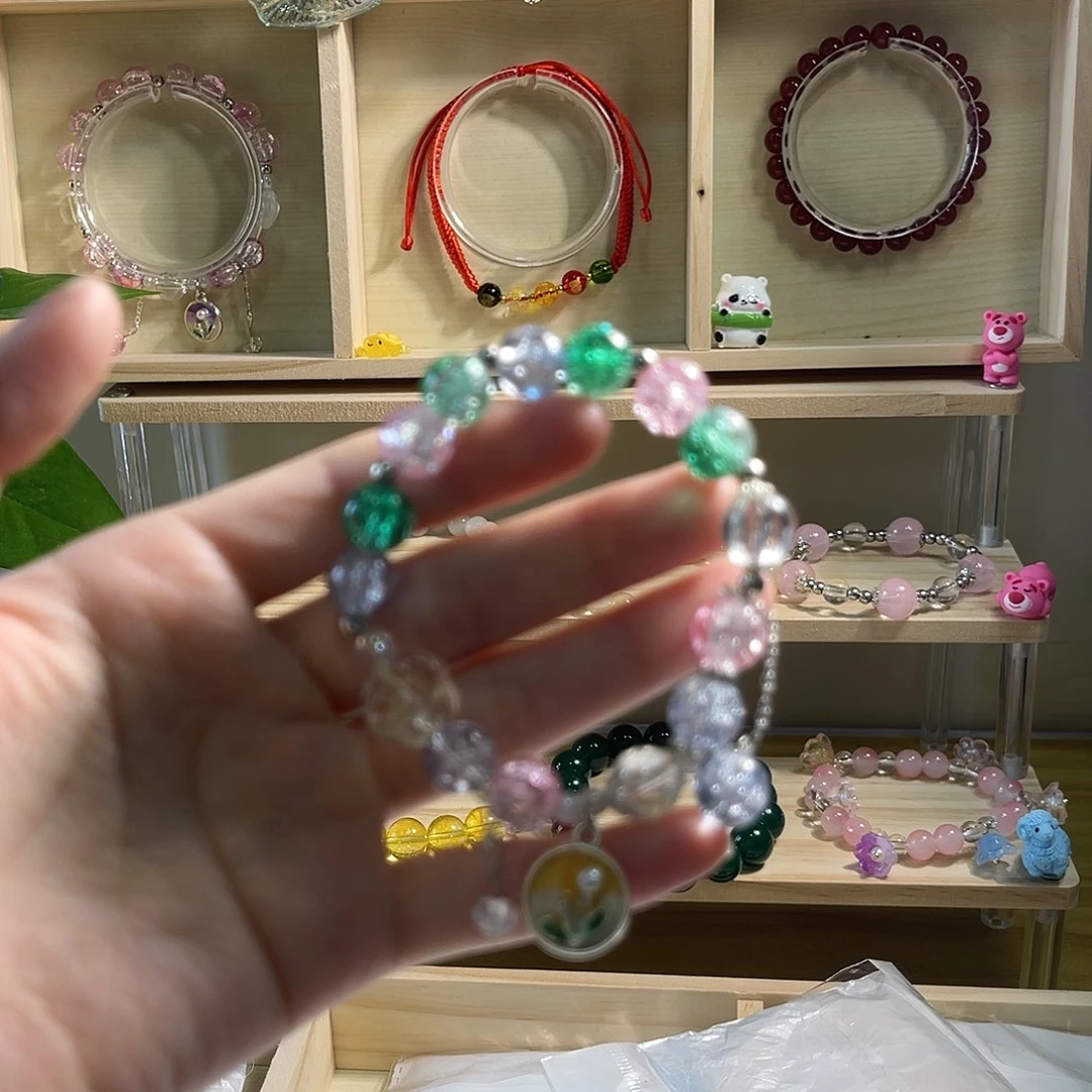 直播专属放漏价卖手串