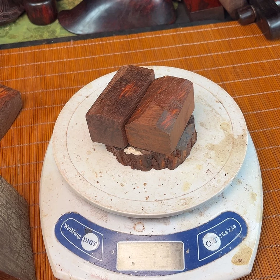 丁***蝎檀香紫檀（小叶紫檀）