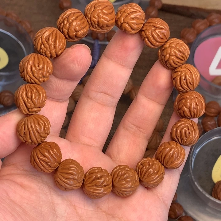 吊坠桃核16金豆龙纹