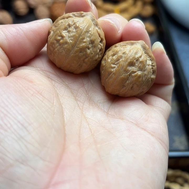 文玩核桃把件粗筋八棱手捻1917