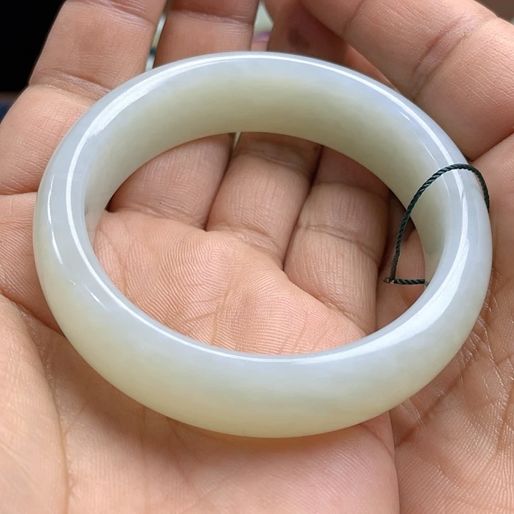 【闪购商品】未镶嵌手镯和田玉