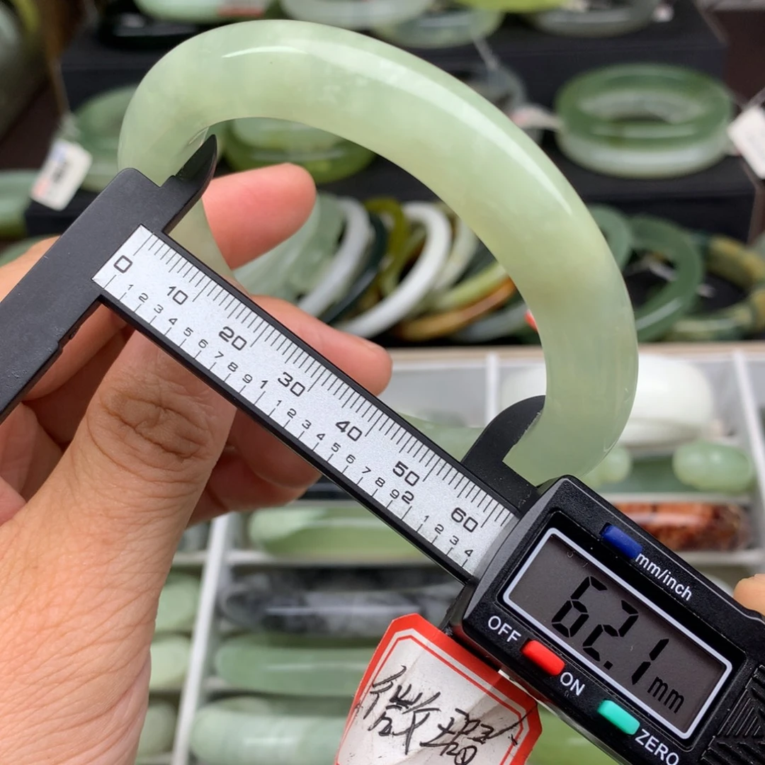 蛇纹石玉未镶嵌手镯712
