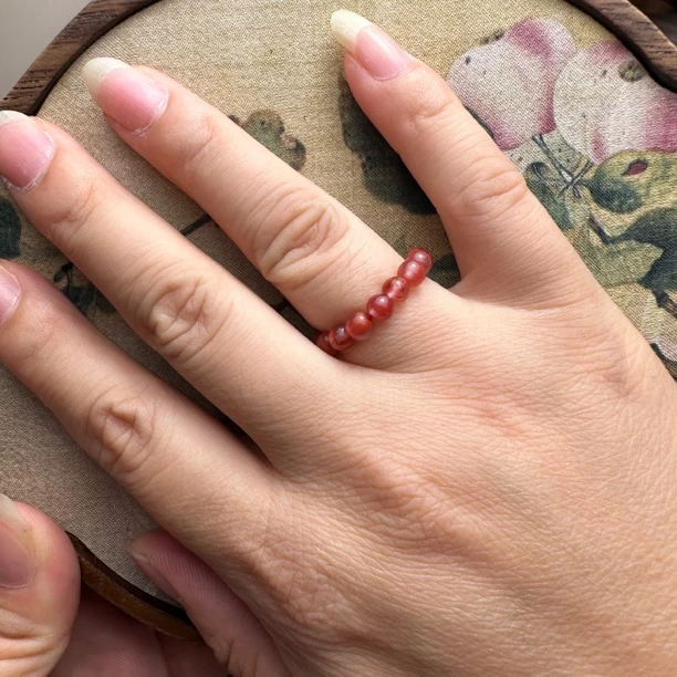 川料天然南红圆珠戒指时尚女款      多样性发一件