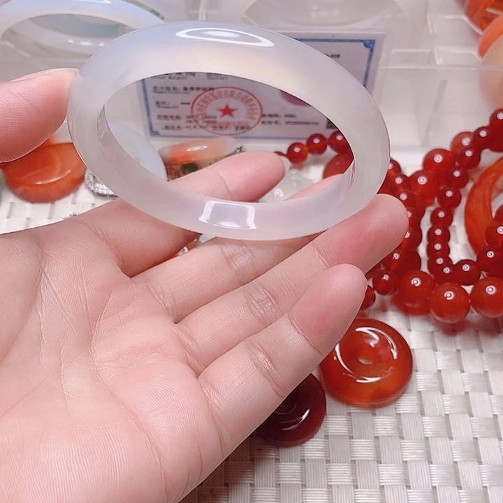 玛瑙/玉髓手镯未镶嵌