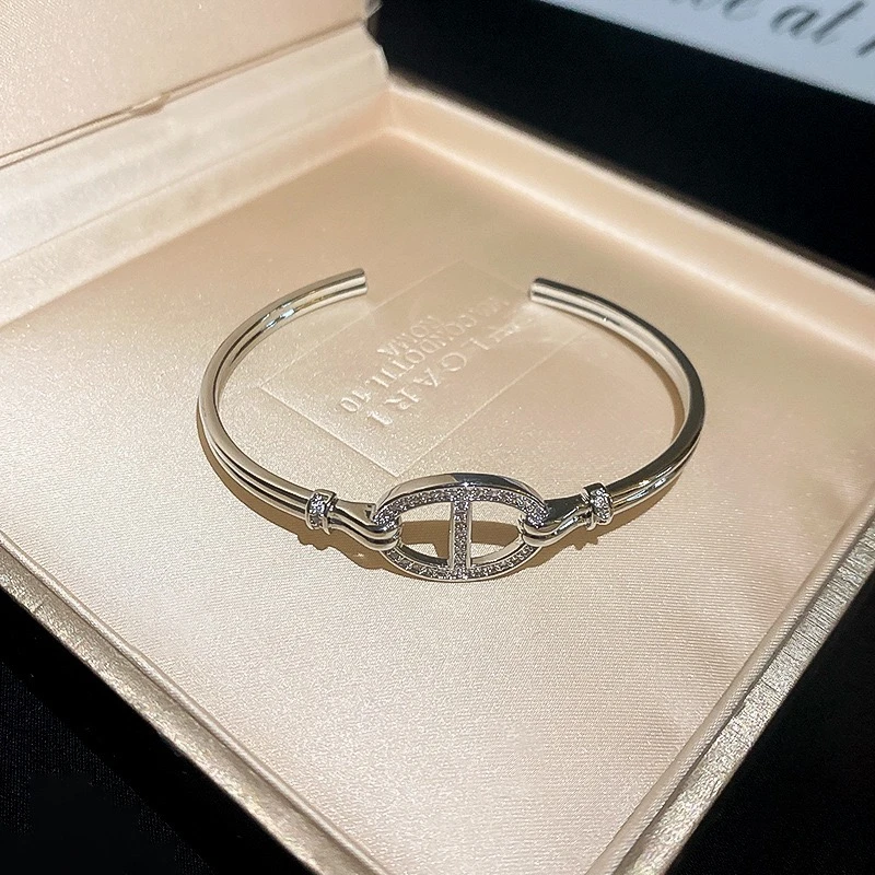 99新 妃鱼 国内新锐设计师品牌/未使用/手镯/CY250117024