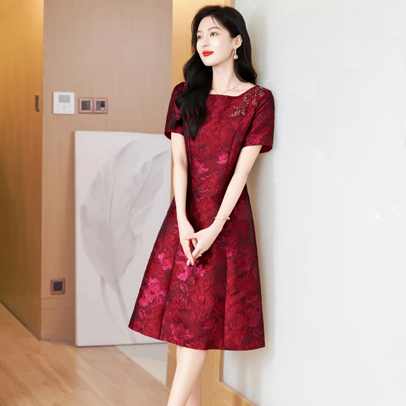 高端轻奢红色礼服A字裙女2025夏季新款中国风收腰婆婆妈妈连衣裙