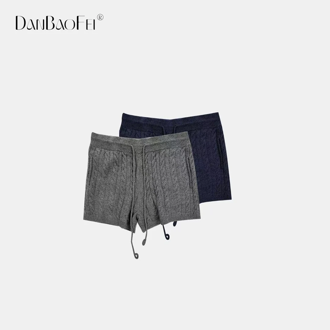 羊毛系绳腰抽条绞花多色时尚百搭针织短裤 YLM00577