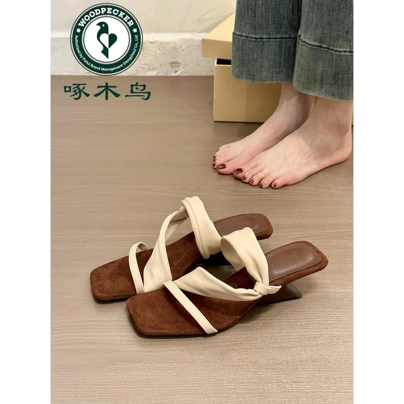 啄木鸟复古辣妹风！方头绒面一字带坡跟凉拖女夏韩版绕带露趾凉鞋