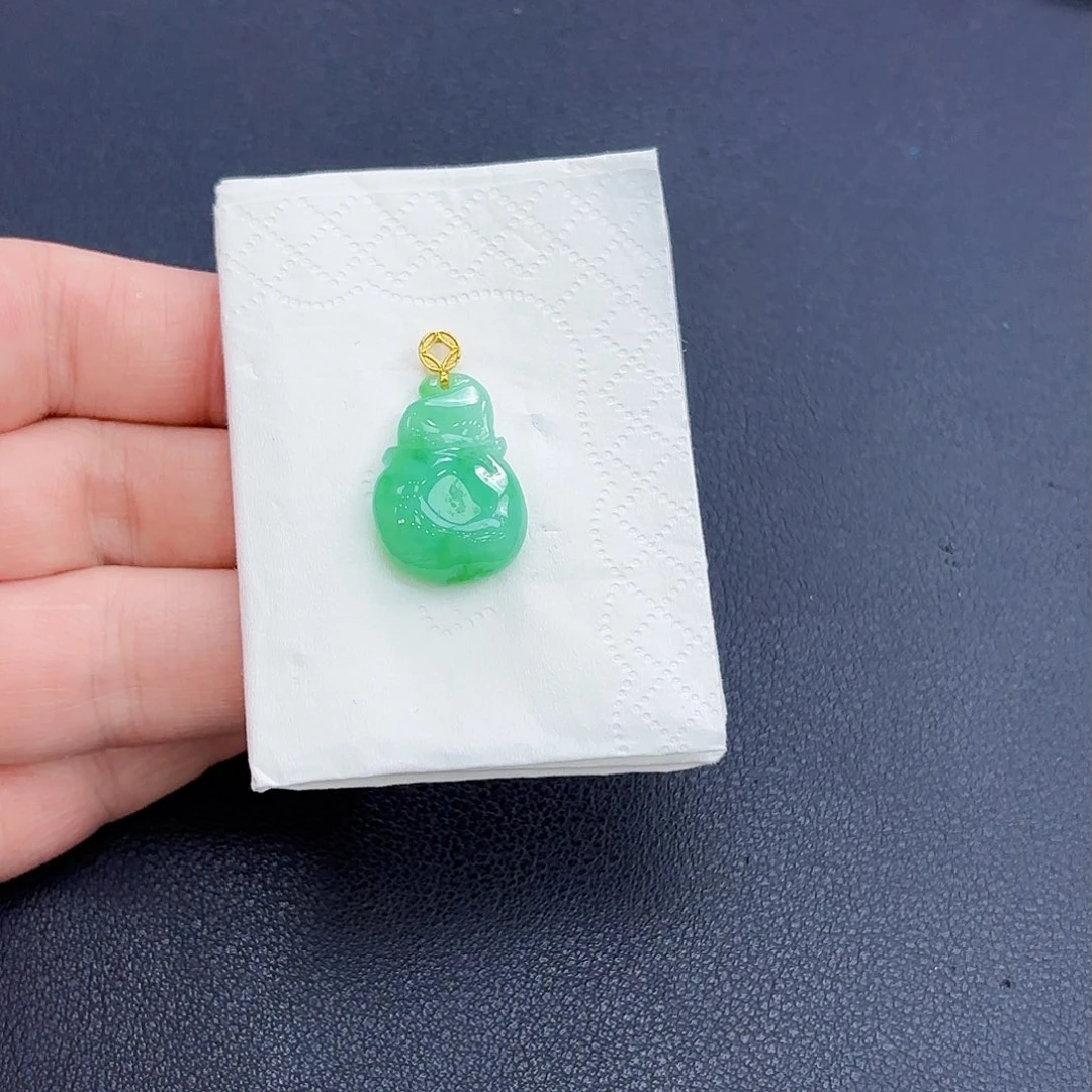 翡翠18K金镶嵌颈饰钱袋子吊坠