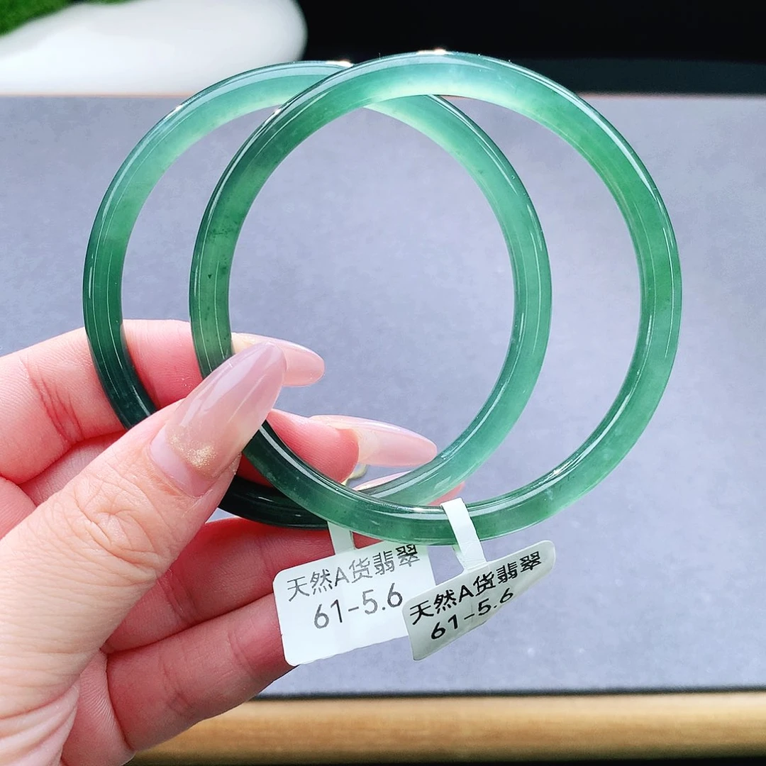 未镶嵌手镯（圆镯）翡翠