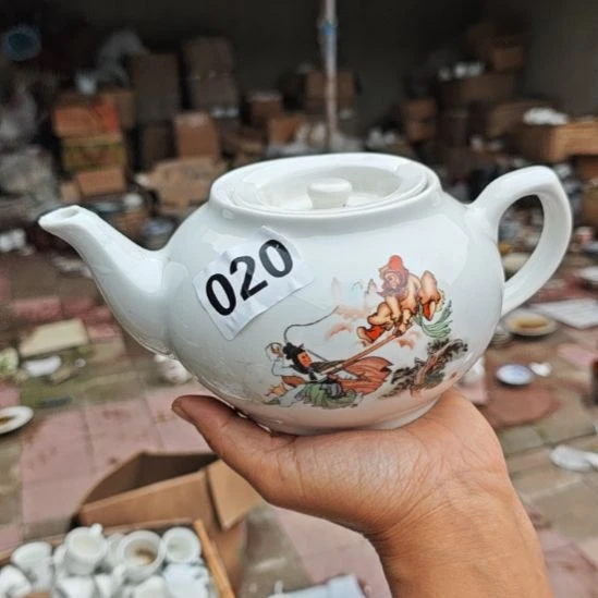 库存微瑕三打白骨精多孔茶壶