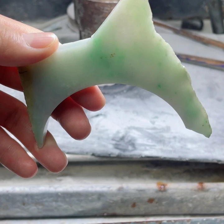 翡翠散珠虎虎珠宝手镯定制