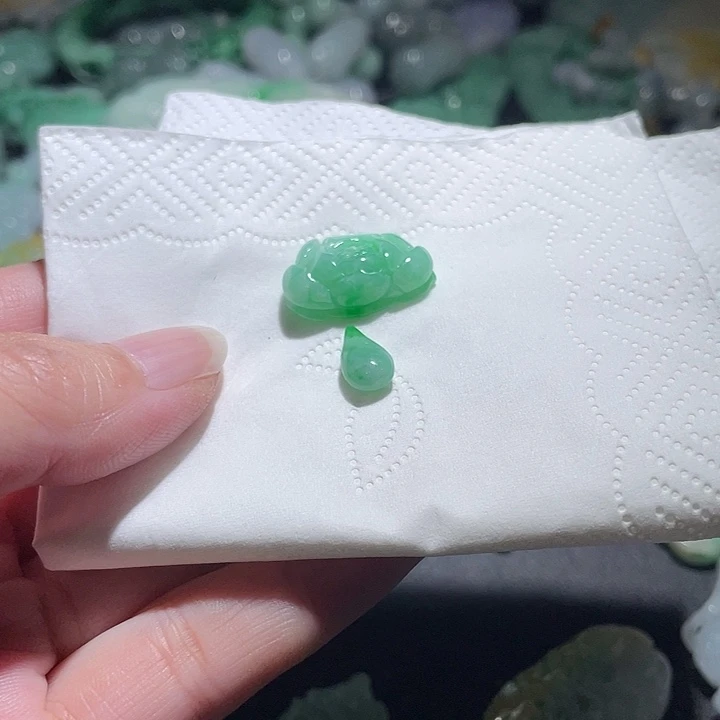 颈饰未镶嵌翡翠天