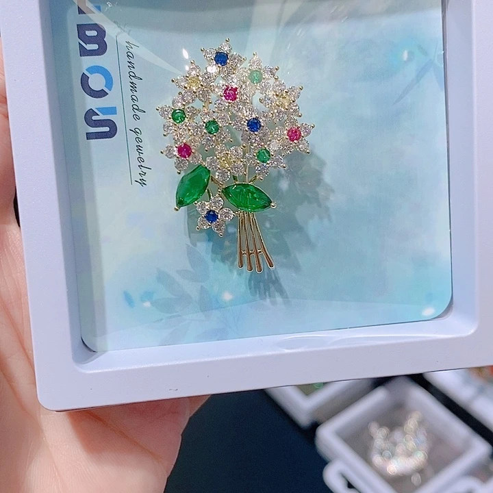 锆石铜合金彩色花束胸针