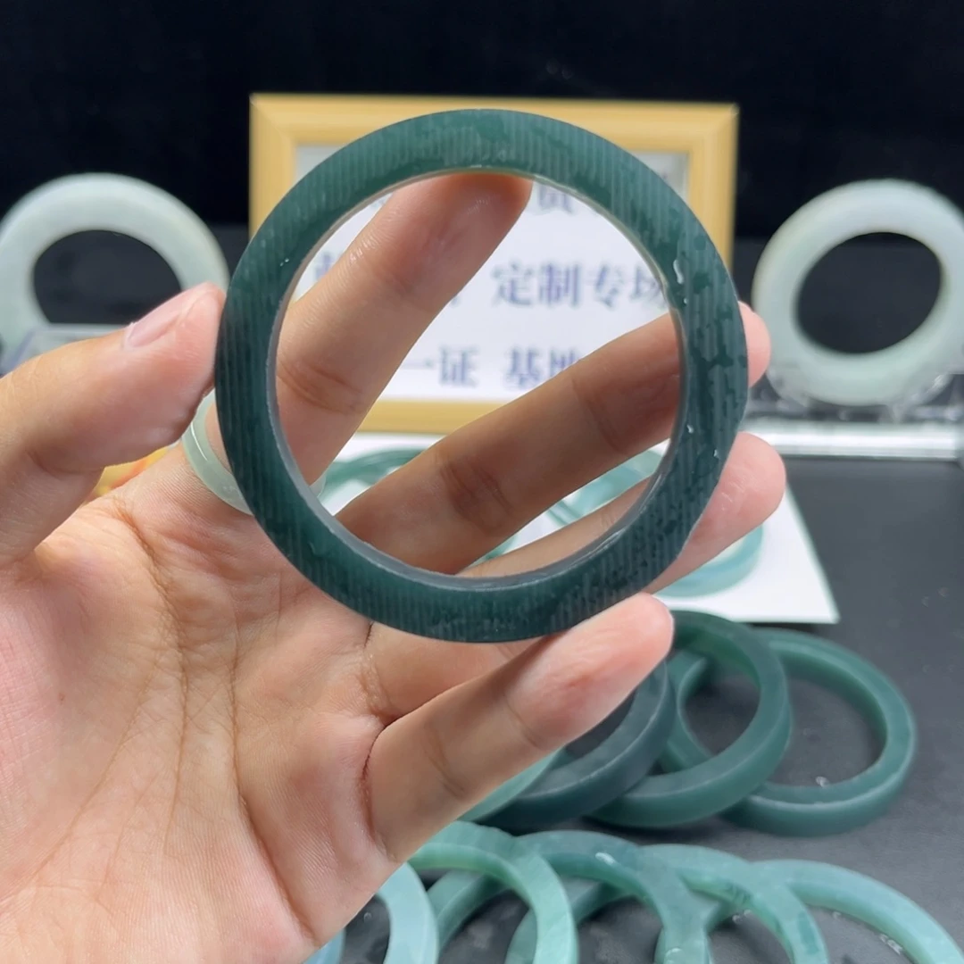 消***我未镶嵌手镯定制翡翠