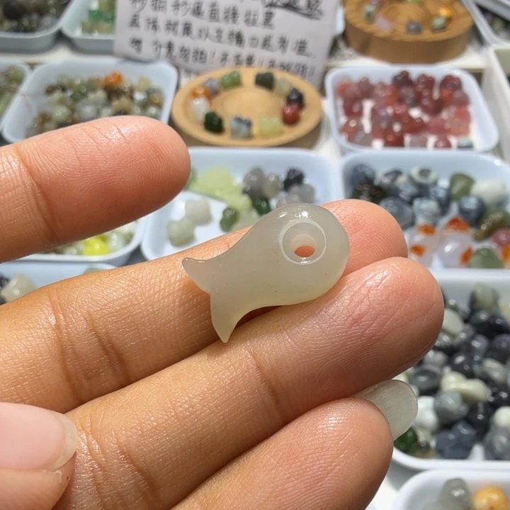 和田玉未镶嵌珠宝奇石