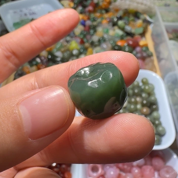和田玉未镶嵌珠宝半成品