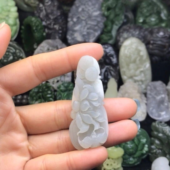 和田玉未镶嵌挂件