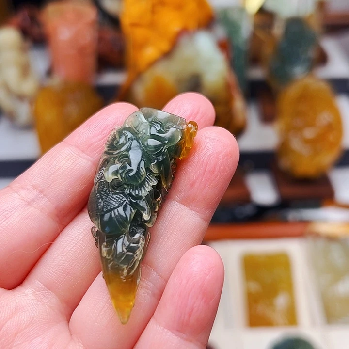 未镶嵌蛇纹石玉颈饰