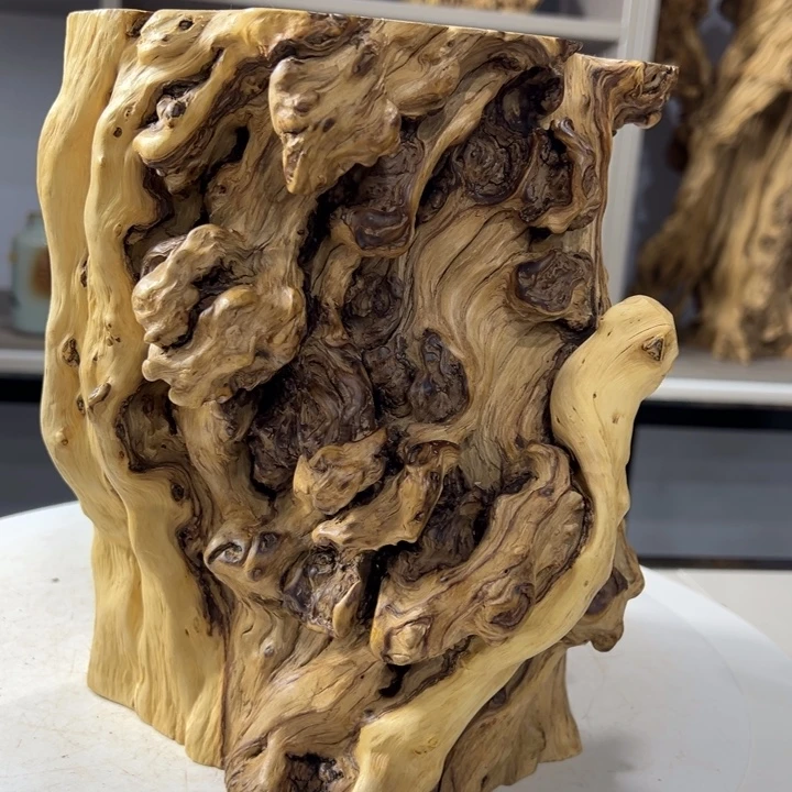 城***阁木石榴木榴疤笔筒