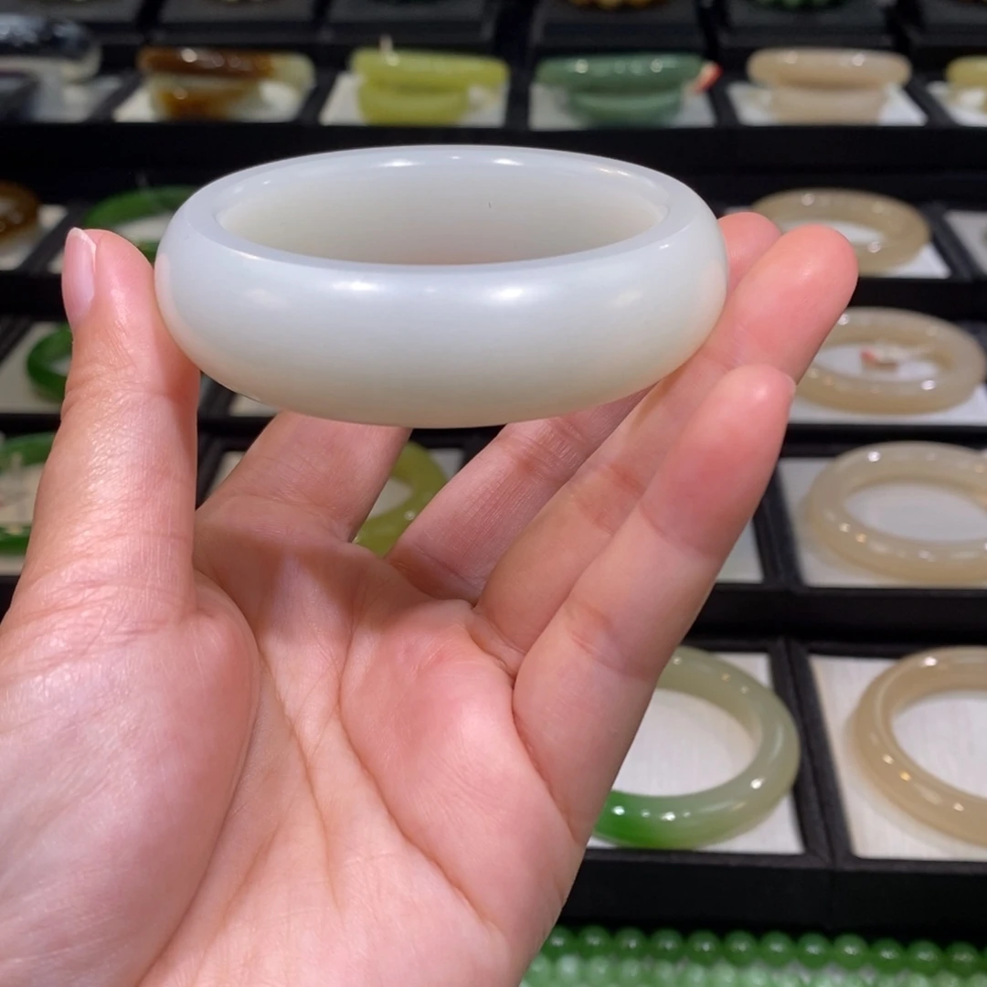 和田玉（白玉）未镶嵌手镯