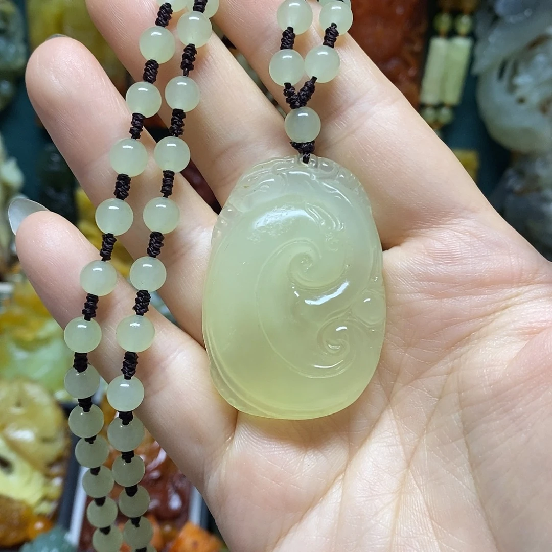 岫玉未镶嵌吊坠(赠链)