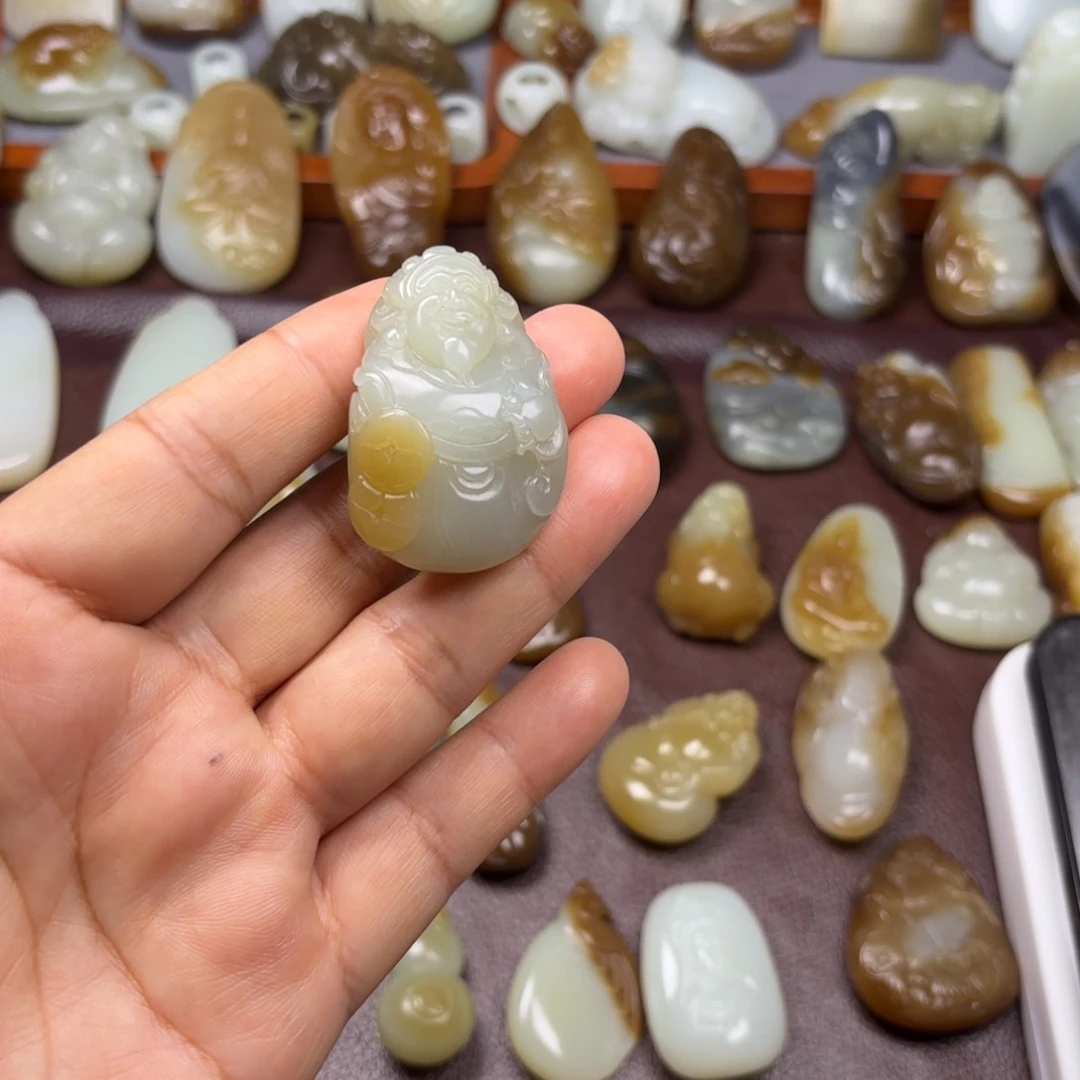 和田玉（糖玉）未镶嵌颈饰