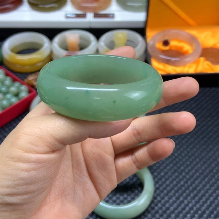 石英质玉未镶嵌手镯