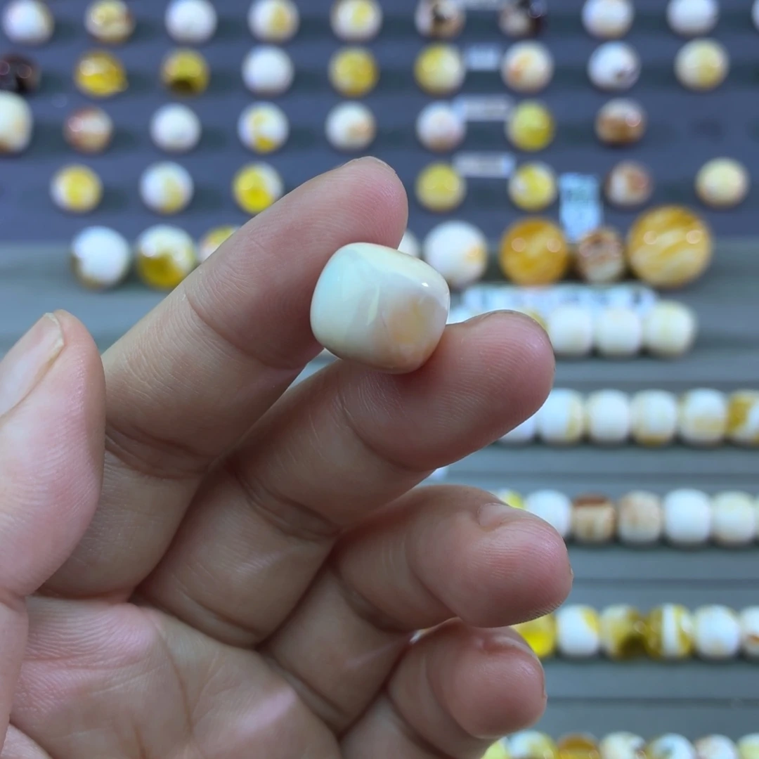 琥珀未镶嵌裸石13加老型粉沁