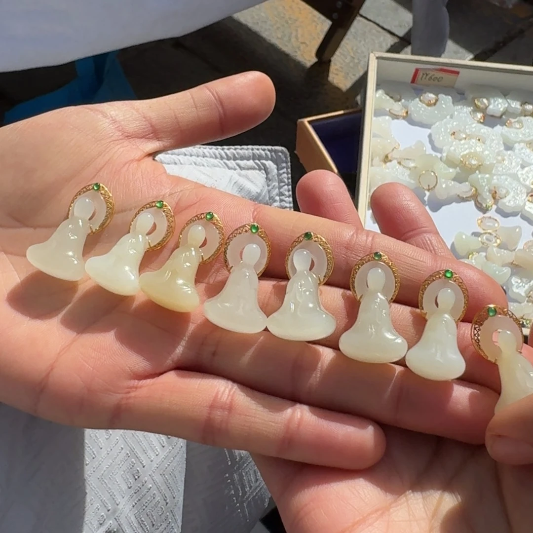 和田玉颈饰18K金镶嵌俄巴沙无相佛TZ多样性拍一发一