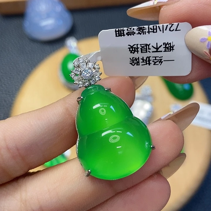 玛瑙/玉髓银S925镶嵌颈饰葫芦