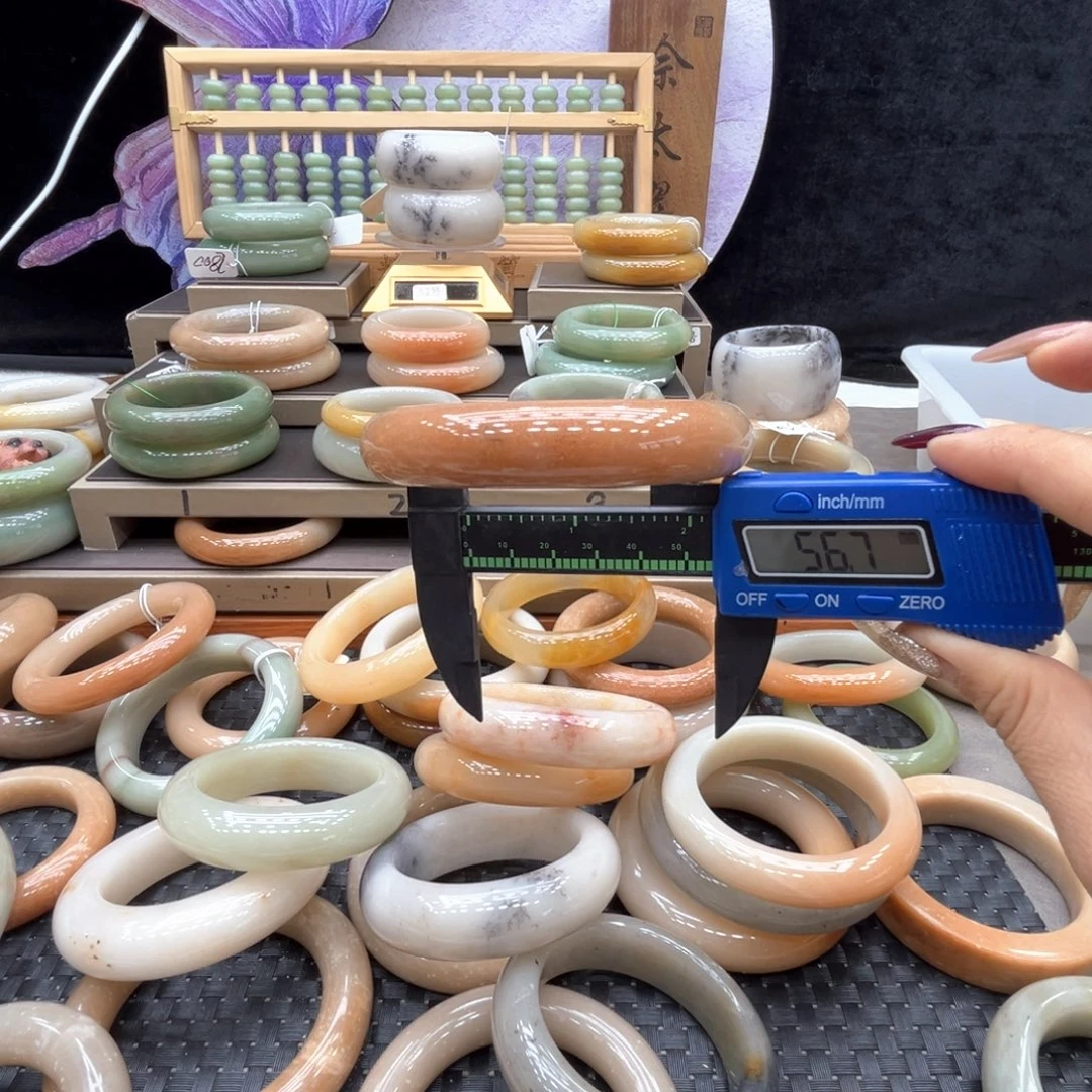 石英质玉未镶嵌手镯