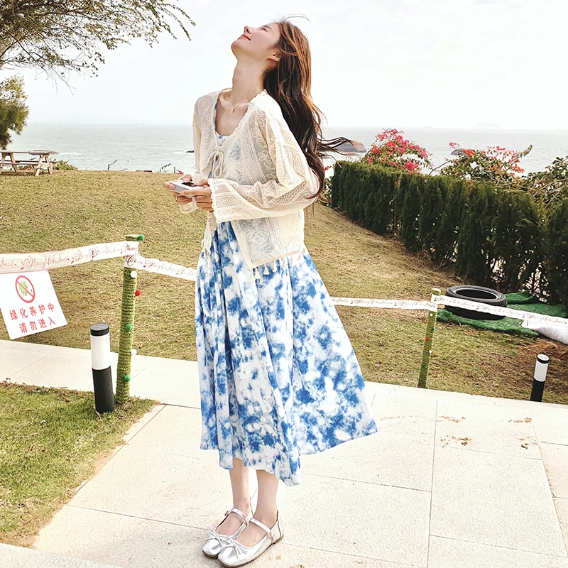海边度假风蓝色晕染吊带裙套装女2025春夏新款甜美镂空开衫两件套