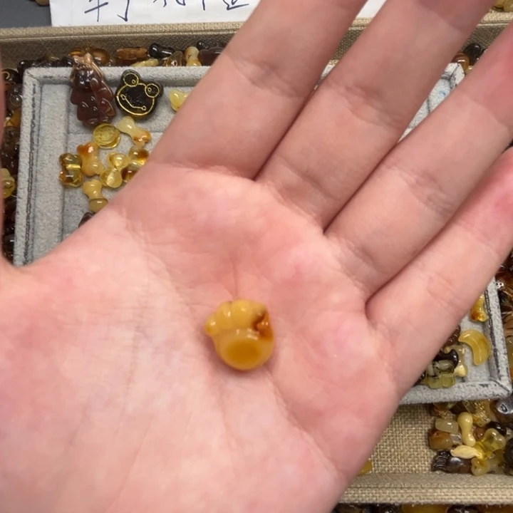 未镶嵌琥珀裸石天然蜜蜡配件