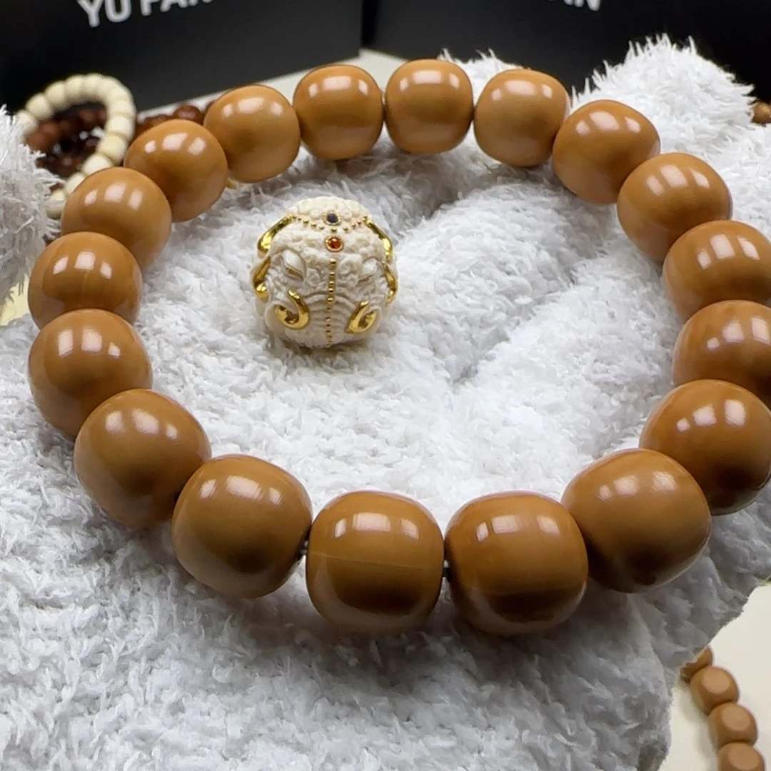 猴头核桃吊坠任****狗一套镶嵌24k