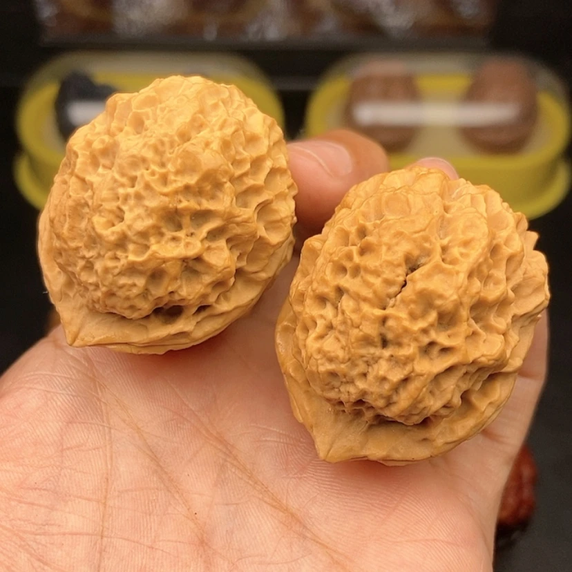 【闪购商品】文玩核桃把件41尺铁狮子球