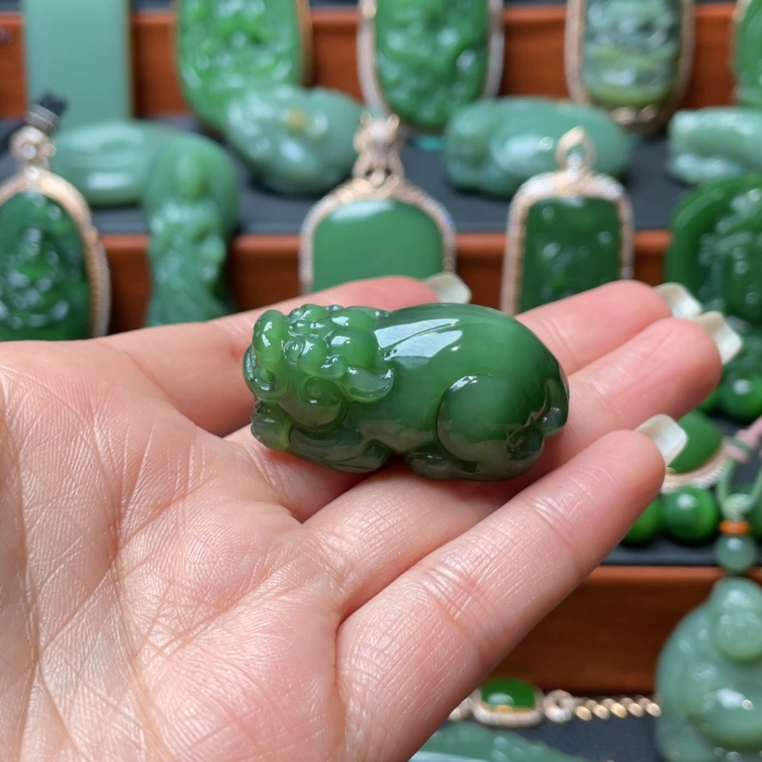 和田玉（碧玉）未镶嵌颈饰