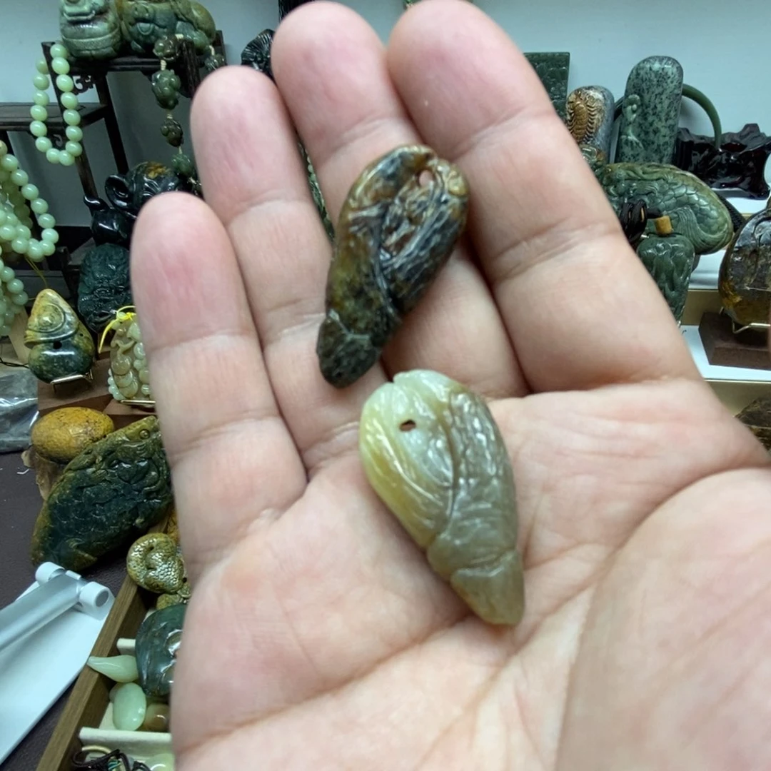 未镶嵌岫岩河磨玉（透闪石质玉）把件